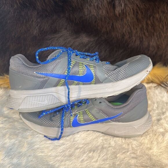 Nike shoes, 10.5 (6019) - Picture 6 of 7